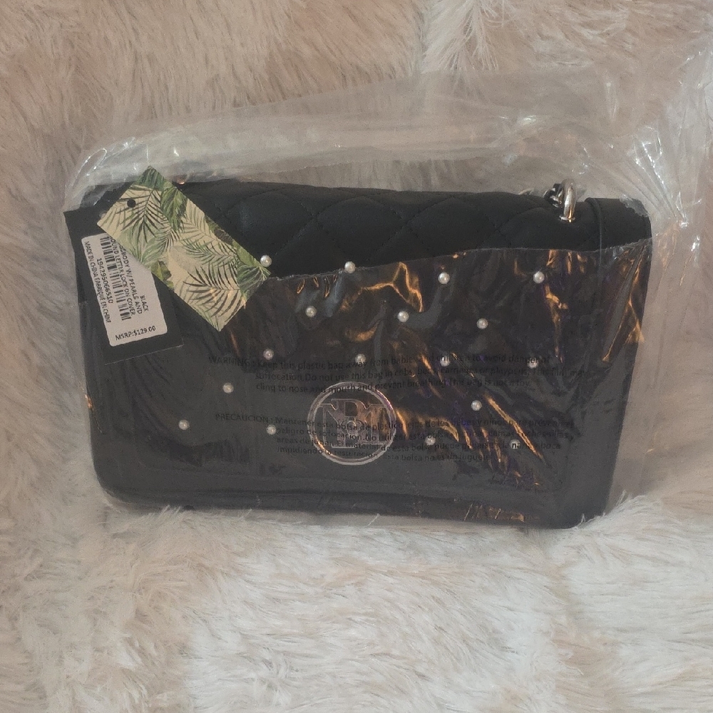 Badgley Mischka Black Crossbody Bag with Structured Design